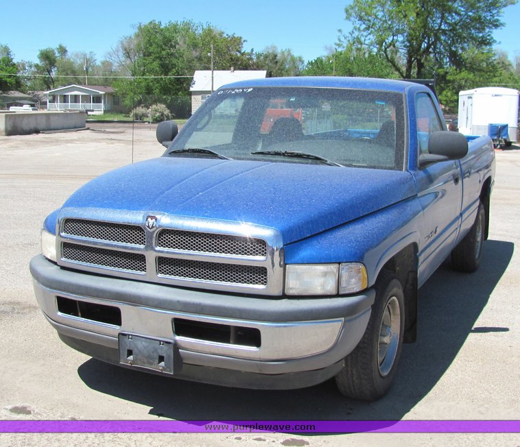 image for item 4406 1999 Dodge Ram 1500