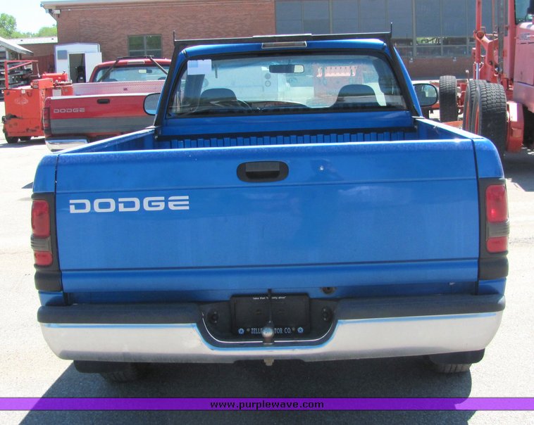 image for item 4406 1999 Dodge Ram 1500