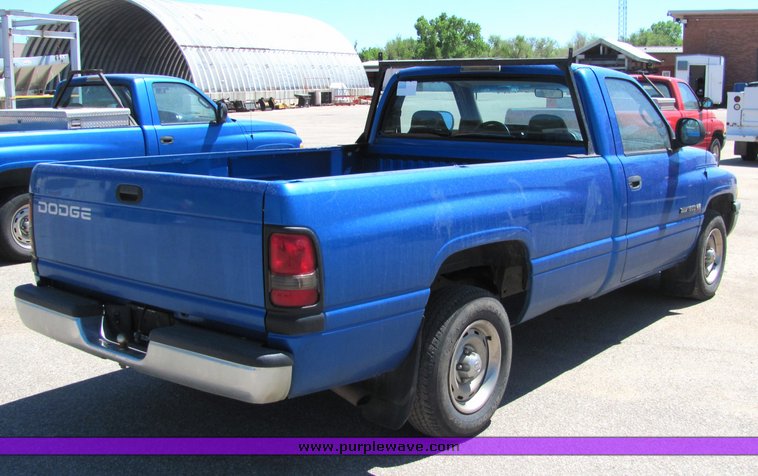 image for item 4406 1999 Dodge Ram 1500