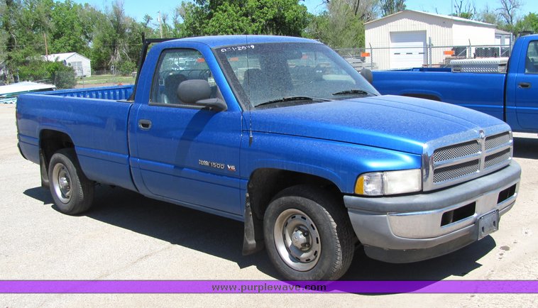 image for item 4406 1999 Dodge Ram 1500