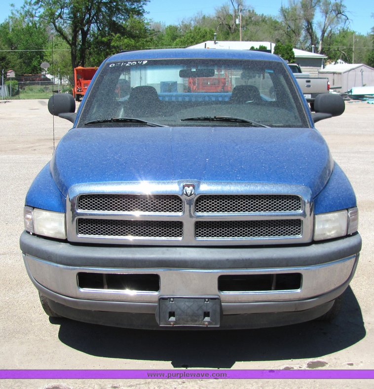 image for item 4406 1999 Dodge Ram 1500