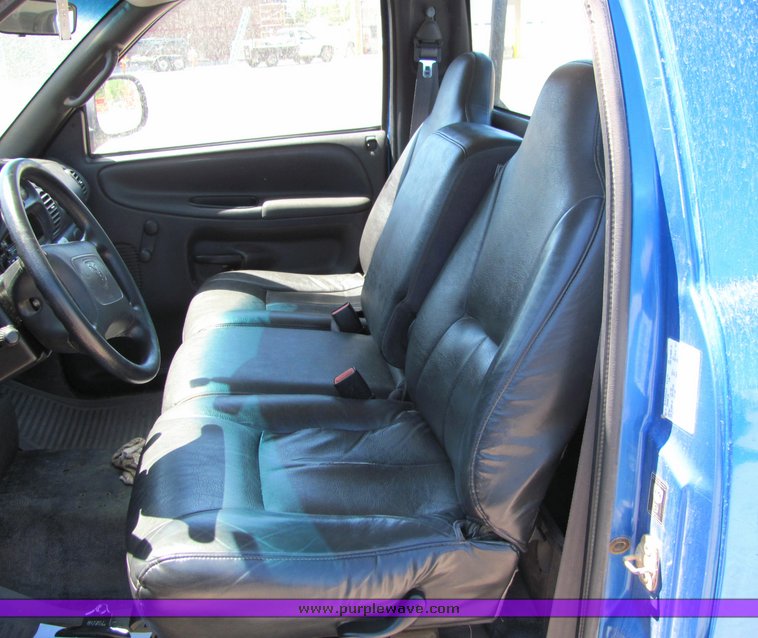 image for item 4406 1999 Dodge Ram 1500