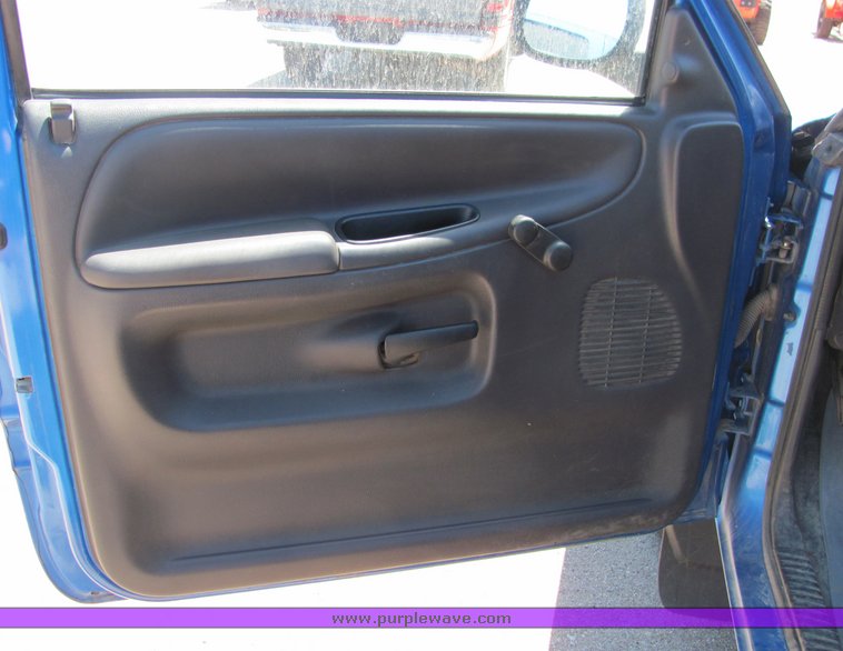 image for item 4406 1999 Dodge Ram 1500