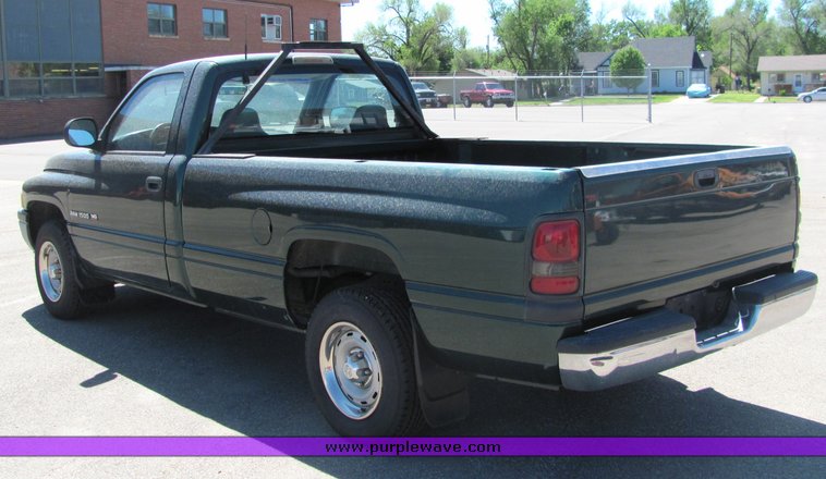 image for item 4408 2001 Dodge Ram 1500