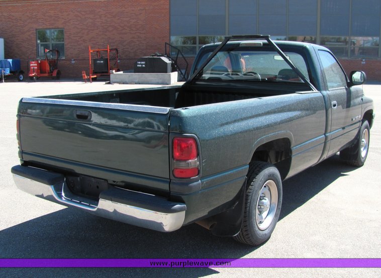 image for item 4408 2001 Dodge Ram 1500