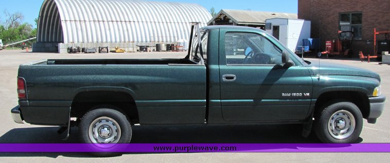 image for item 4408 2001 Dodge Ram 1500