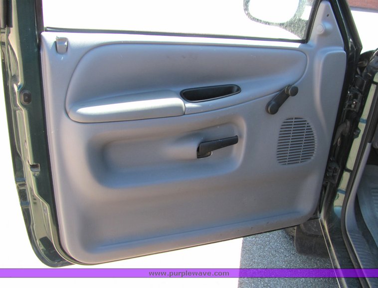 image for item 4408 2001 Dodge Ram 1500