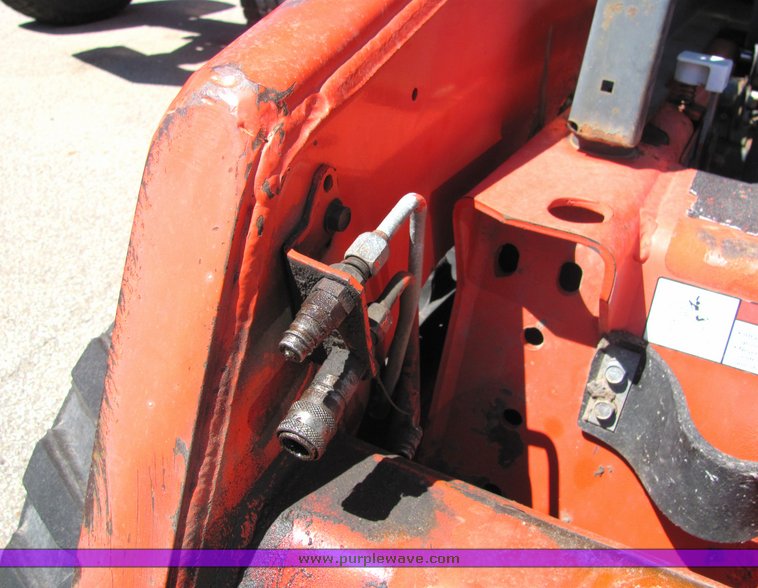 image for item 4409 1995 Bobcat 853H skid steer