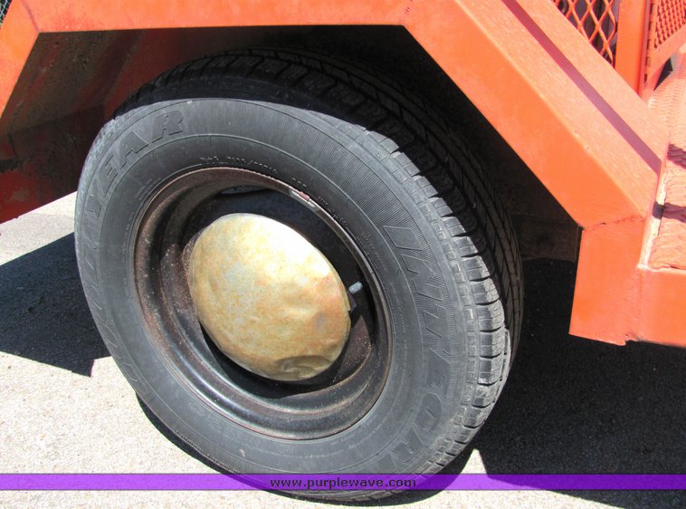 image for item 4410 1988 Wichita Steel Fabricators flashing light trailer