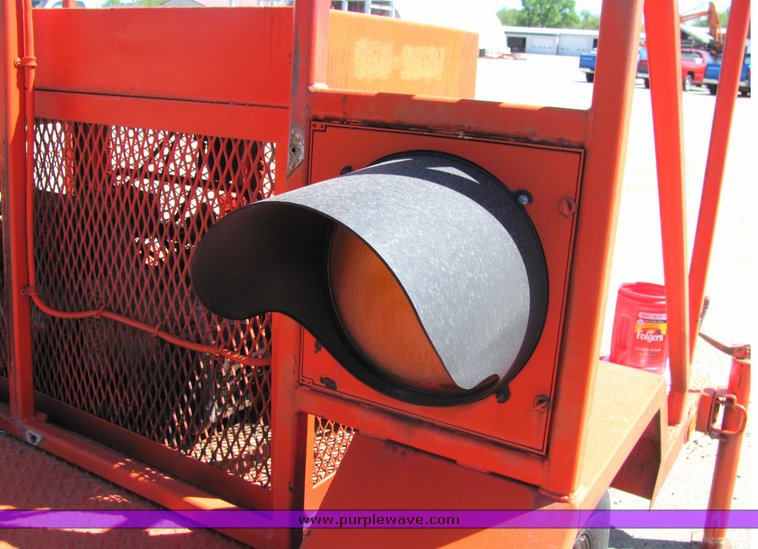 image for item 4410 1988 Wichita Steel Fabricators flashing light trailer