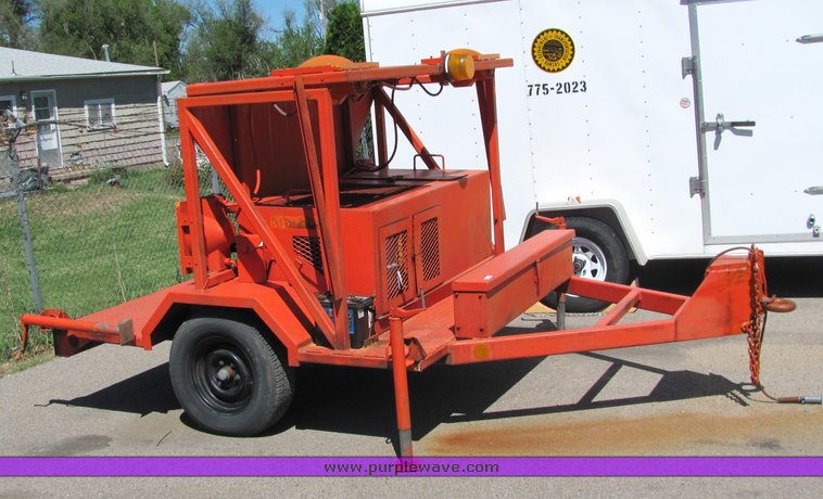 image for item 4411 1987 Wichita Steel Fabricators flashing light trailer