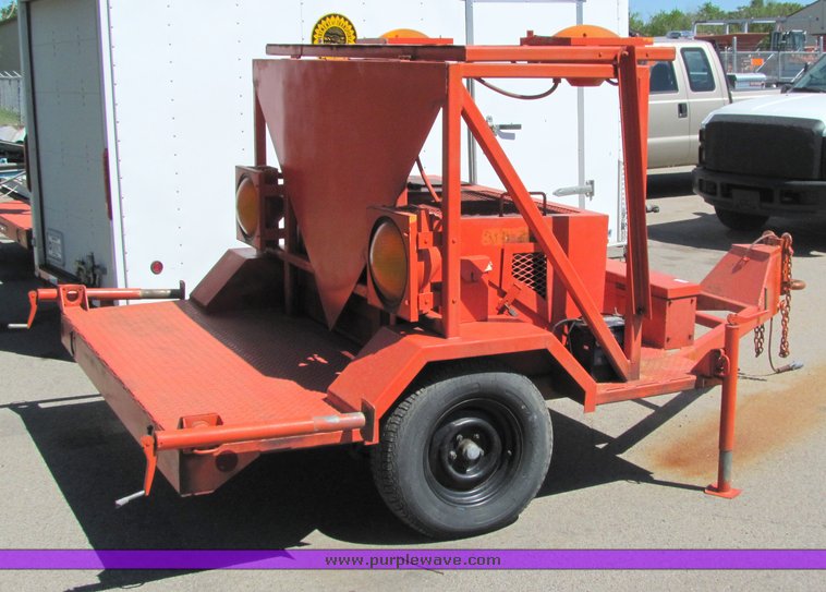 image for item 4411 1987 Wichita Steel Fabricators flashing light trailer