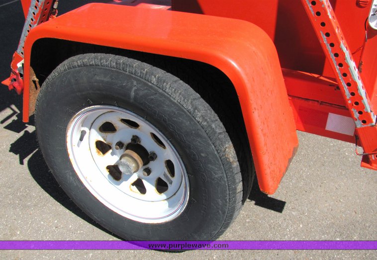 image for item 4414 1997 Winko Sunray arrow board trailer