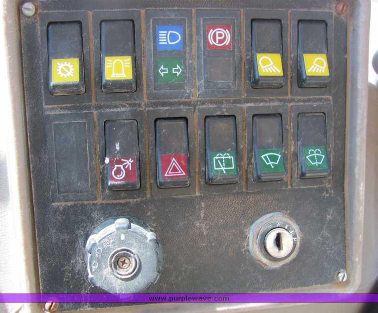 image for item 4416 1996 Fiat-Allis FR-90 wheel loader