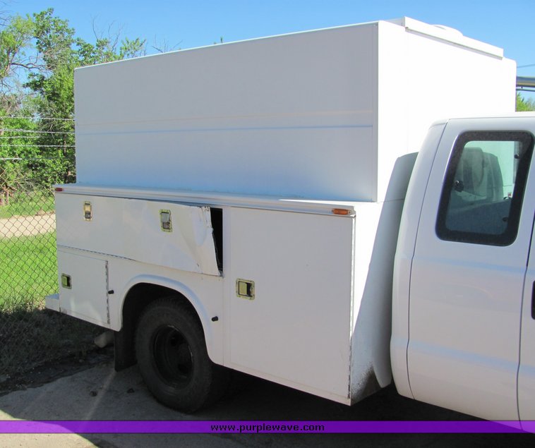 image for item 4418 2003 Ford F-350 utility bed truck