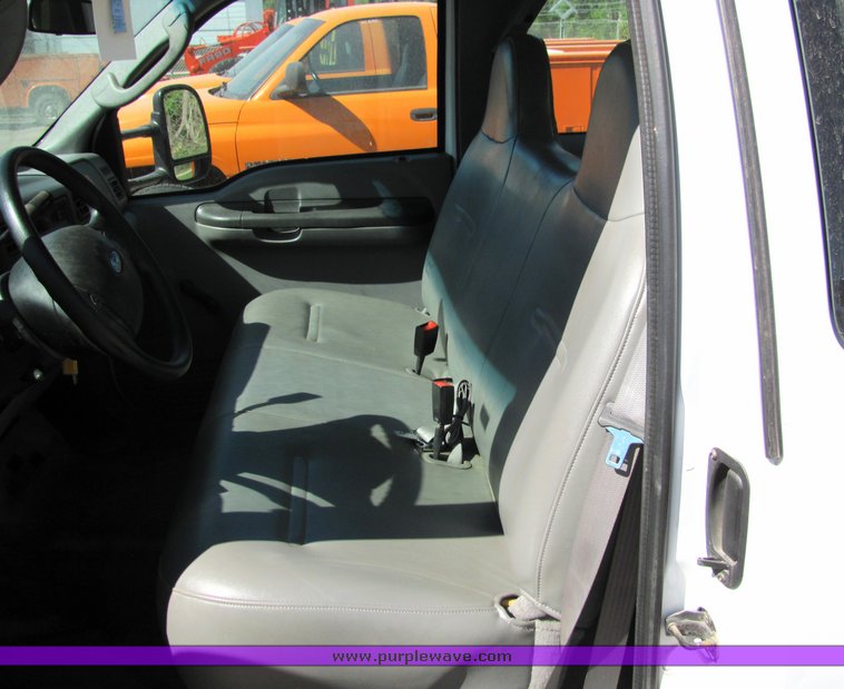 image for item 4418 2003 Ford F-350 utility bed truck