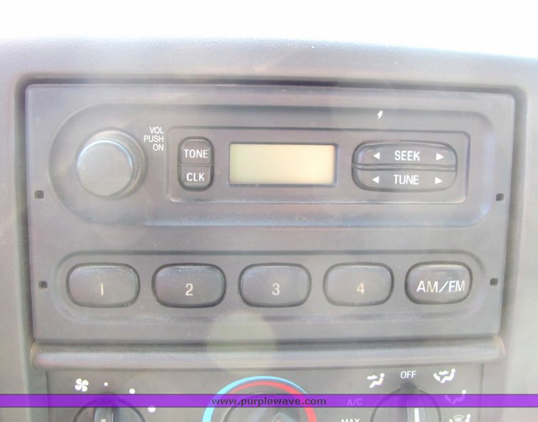 image for item 4418 2003 Ford F-350 utility bed truck