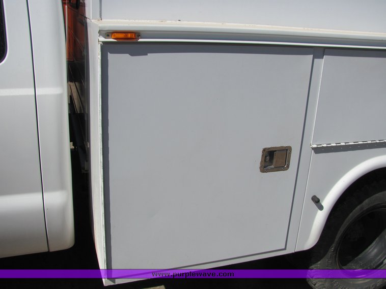 image for item 4418 2003 Ford F-350 utility bed truck