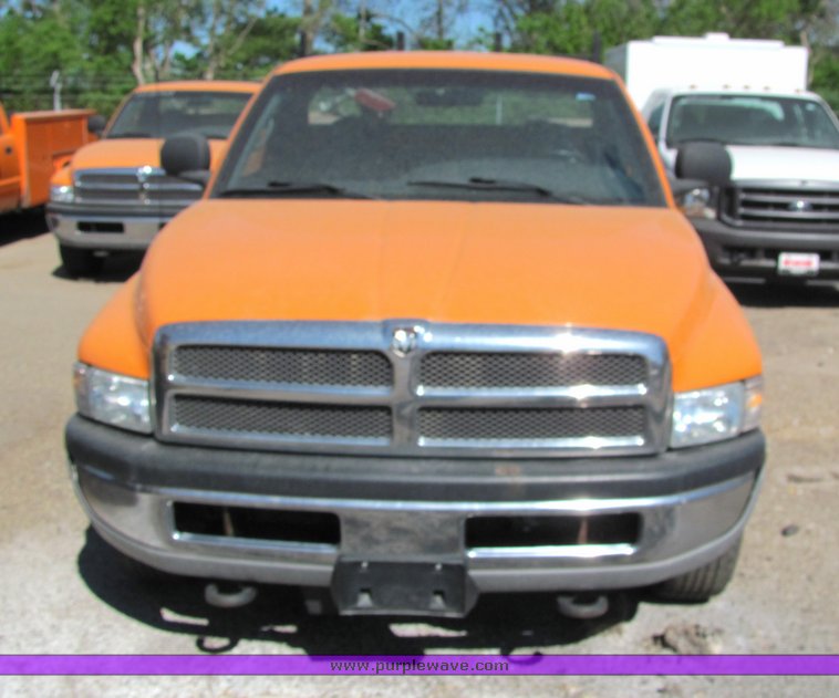 image for item 4419 2001 Dodge Ram 2500 utility bed truck