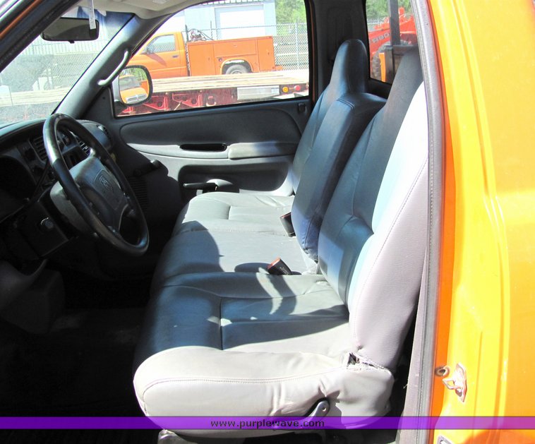 image for item 4419 2001 Dodge Ram 2500 utility bed truck