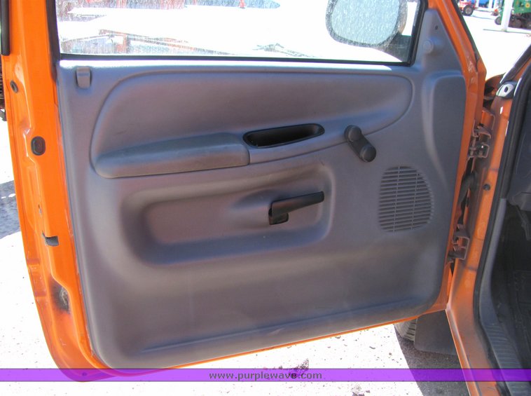 image for item 4419 2001 Dodge Ram 2500 utility bed truck