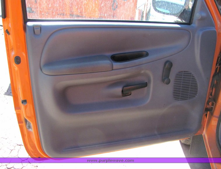 image for item 4420 2001 Dodge Ram 2500 utility bed truck