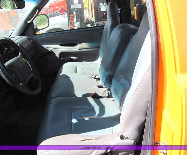 image for item 4421 2001 Dodge Ram 2500 utility bed truck