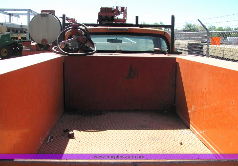 image for item 4422 2001 Dodge Ram 2500 utility bed truck