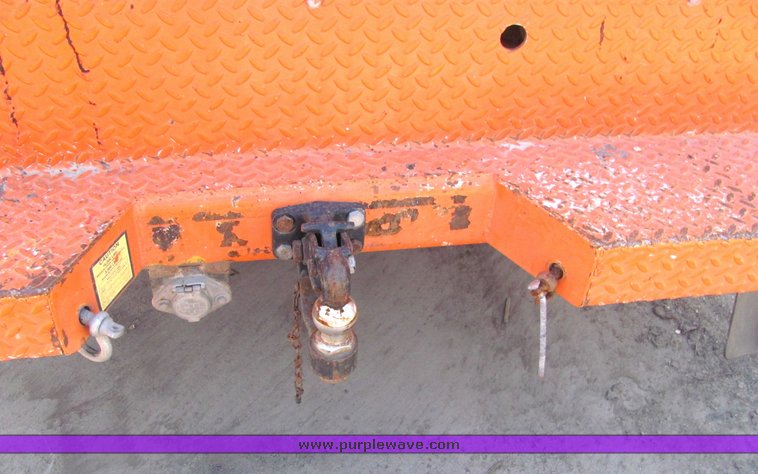 image for item 4422 2001 Dodge Ram 2500 utility bed truck