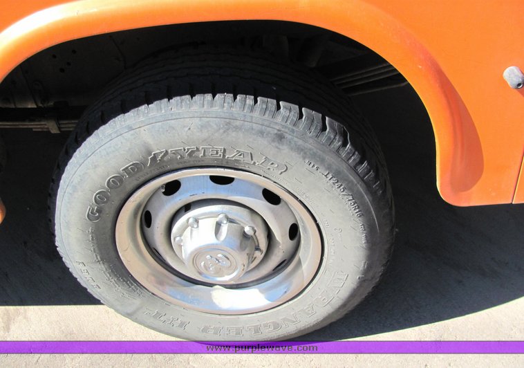 image for item 4422 2001 Dodge Ram 2500 utility bed truck