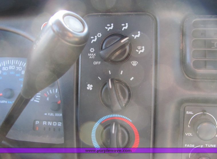 image for item 4422 2001 Dodge Ram 2500 utility bed truck