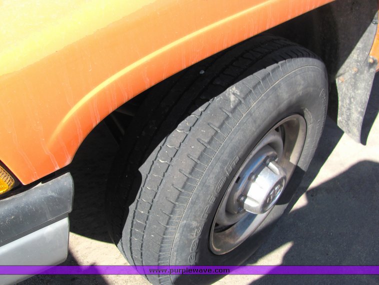 image for item 4422 2001 Dodge Ram 2500 utility bed truck