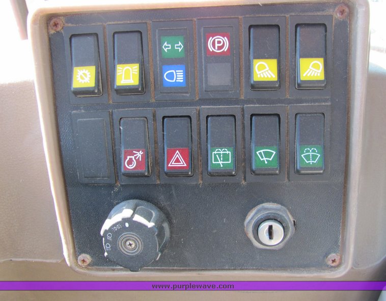 image for item 4425 1996 Fiat-Allis FR-90 wheel loader