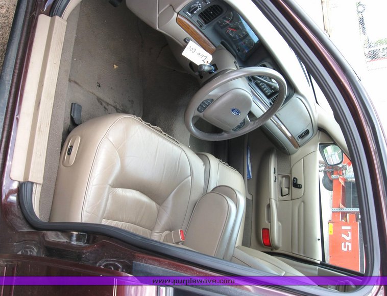 image for item 6483 2002 Ford Crown Victoria