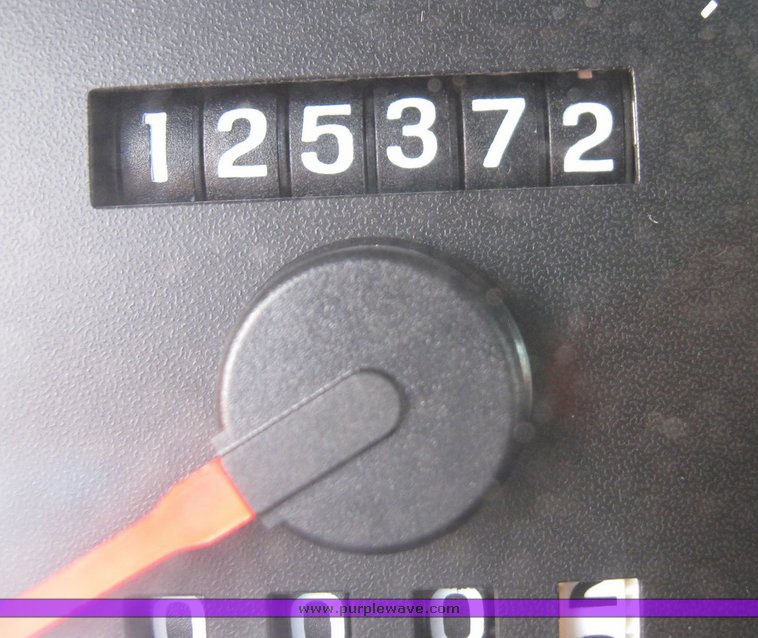 image for item 6483 2002 Ford Crown Victoria