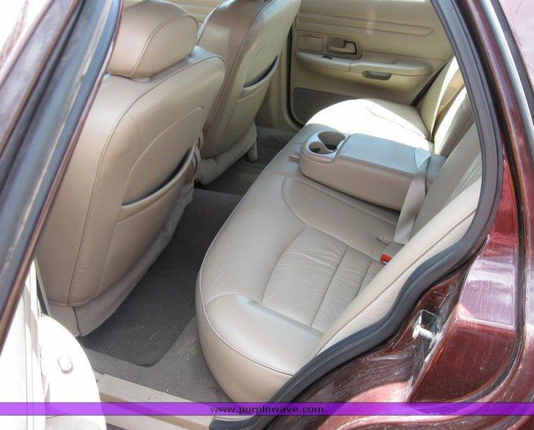 image for item 6483 2002 Ford Crown Victoria