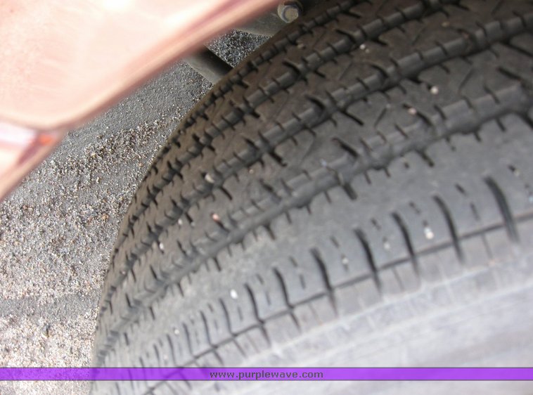 image for item 6483 2002 Ford Crown Victoria