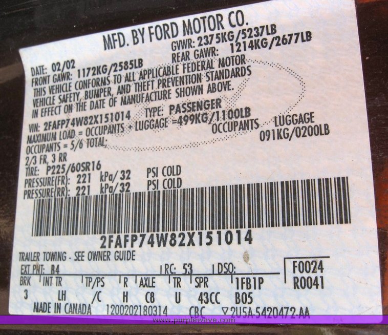 image for item 6483 2002 Ford Crown Victoria