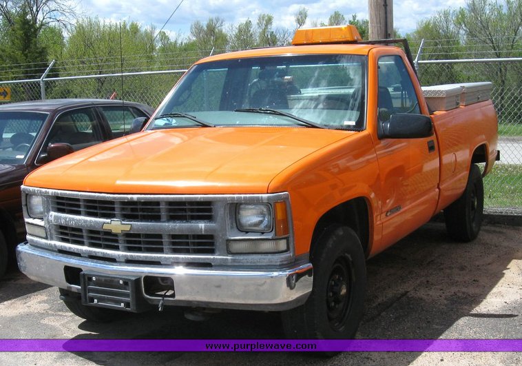 image for item 6484 1999 Chevrolet C2500 pickup