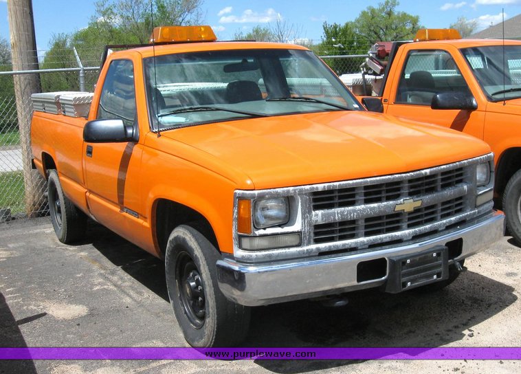image for item 6484 1999 Chevrolet C2500 pickup