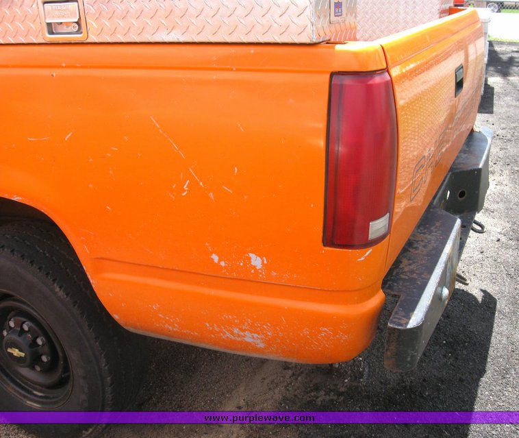 image for item 6484 1999 Chevrolet C2500 pickup