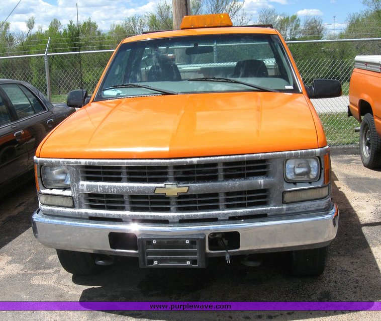 image for item 6484 1999 Chevrolet C2500 pickup