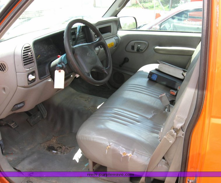 image for item 6484 1999 Chevrolet C2500 pickup