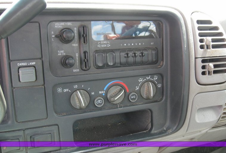 image for item 6484 1999 Chevrolet C2500 pickup