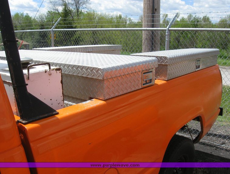 image for item 6484 1999 Chevrolet C2500 pickup