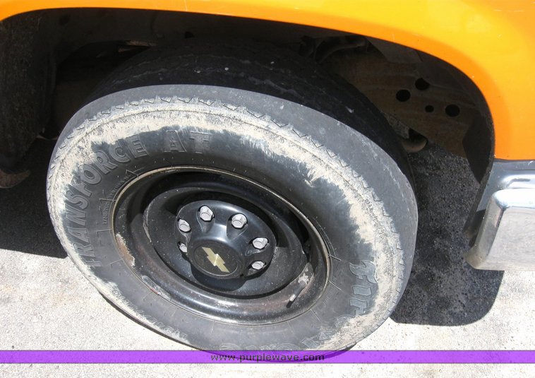 image for item 6484 1999 Chevrolet C2500 pickup