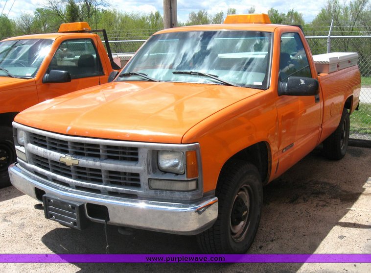 image for item 6485 1998 Chevrolet C2500 pickup