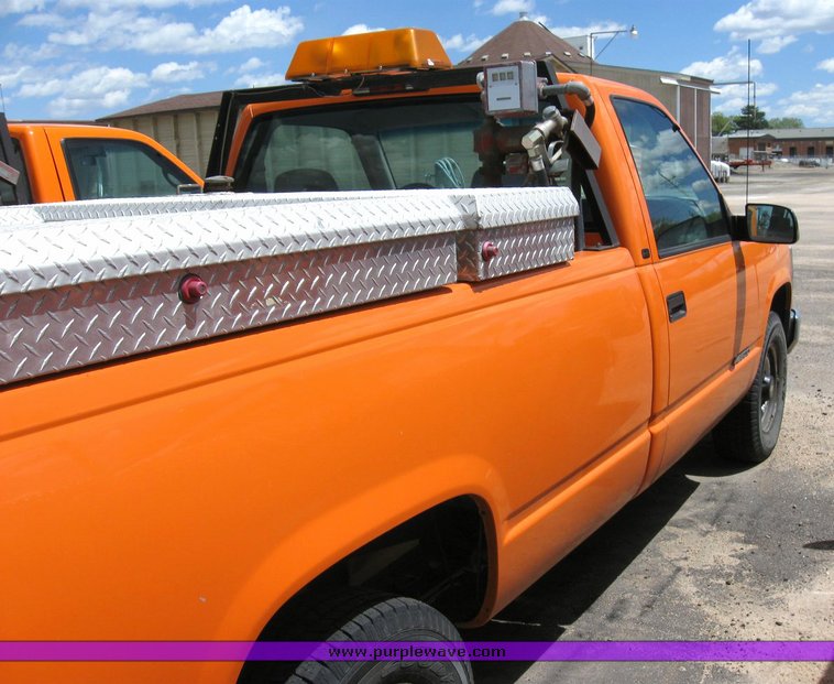 image for item 6485 1998 Chevrolet C2500 pickup