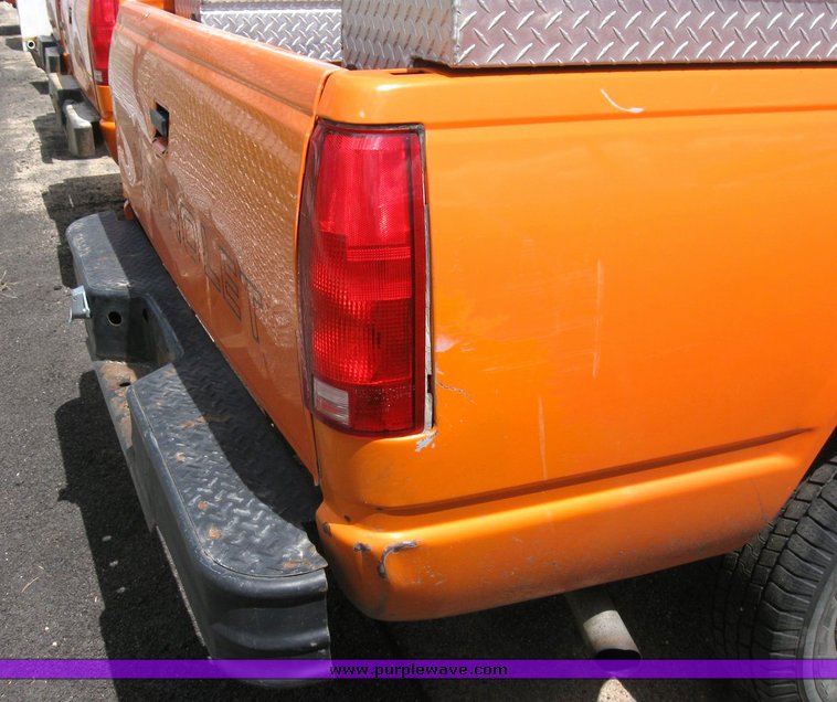 image for item 6485 1998 Chevrolet C2500 pickup