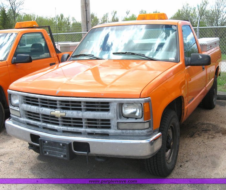 image for item 6485 1998 Chevrolet C2500 pickup